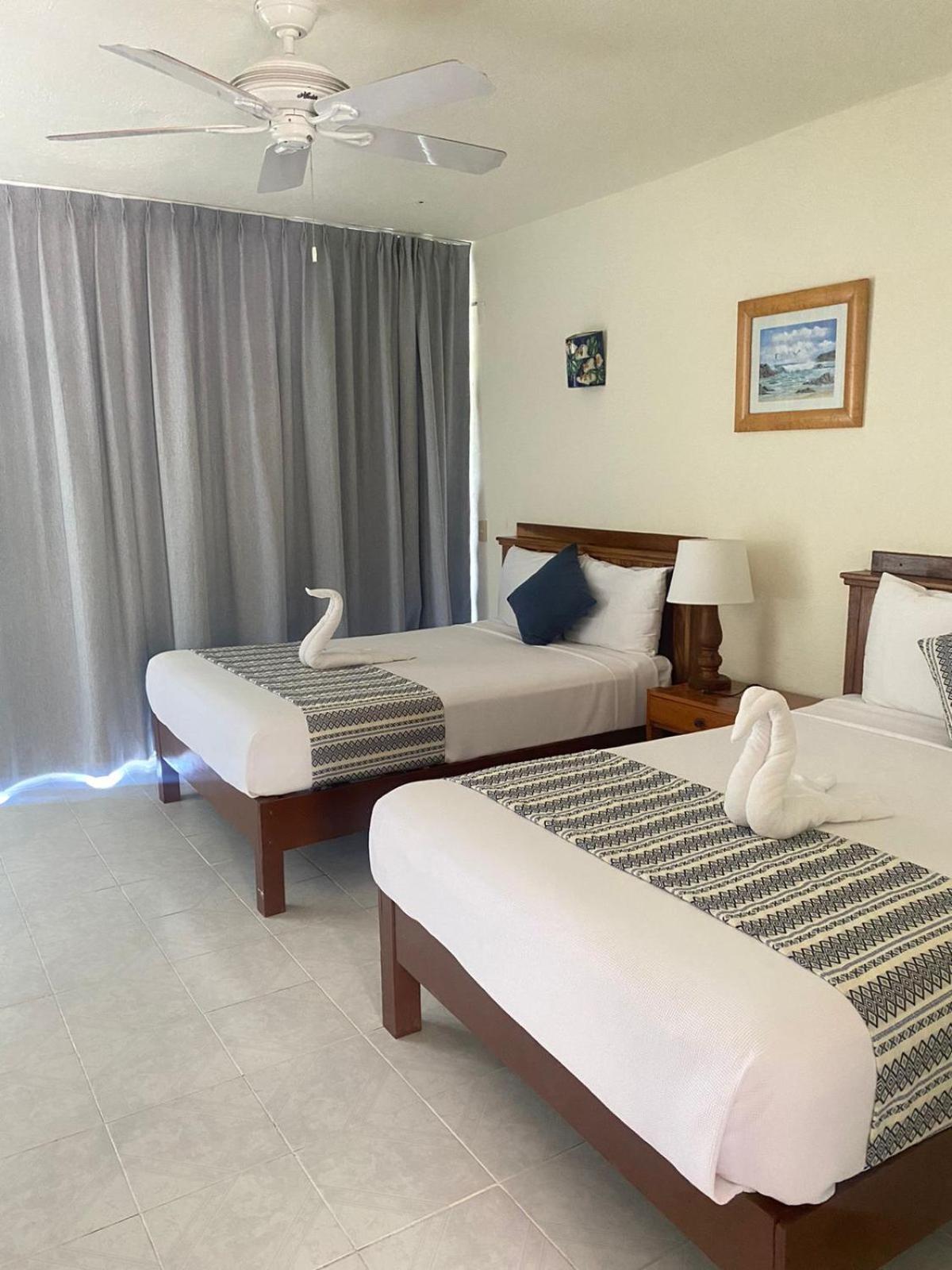 Hotel Villas Ema Сиуатанехо Экстерьер фото