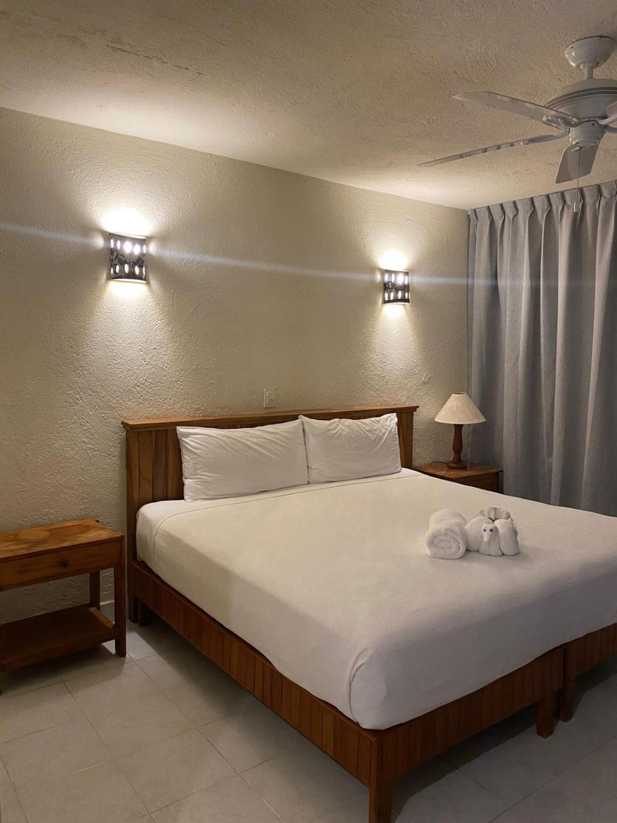 Hotel Villas Ema Сиуатанехо Экстерьер фото