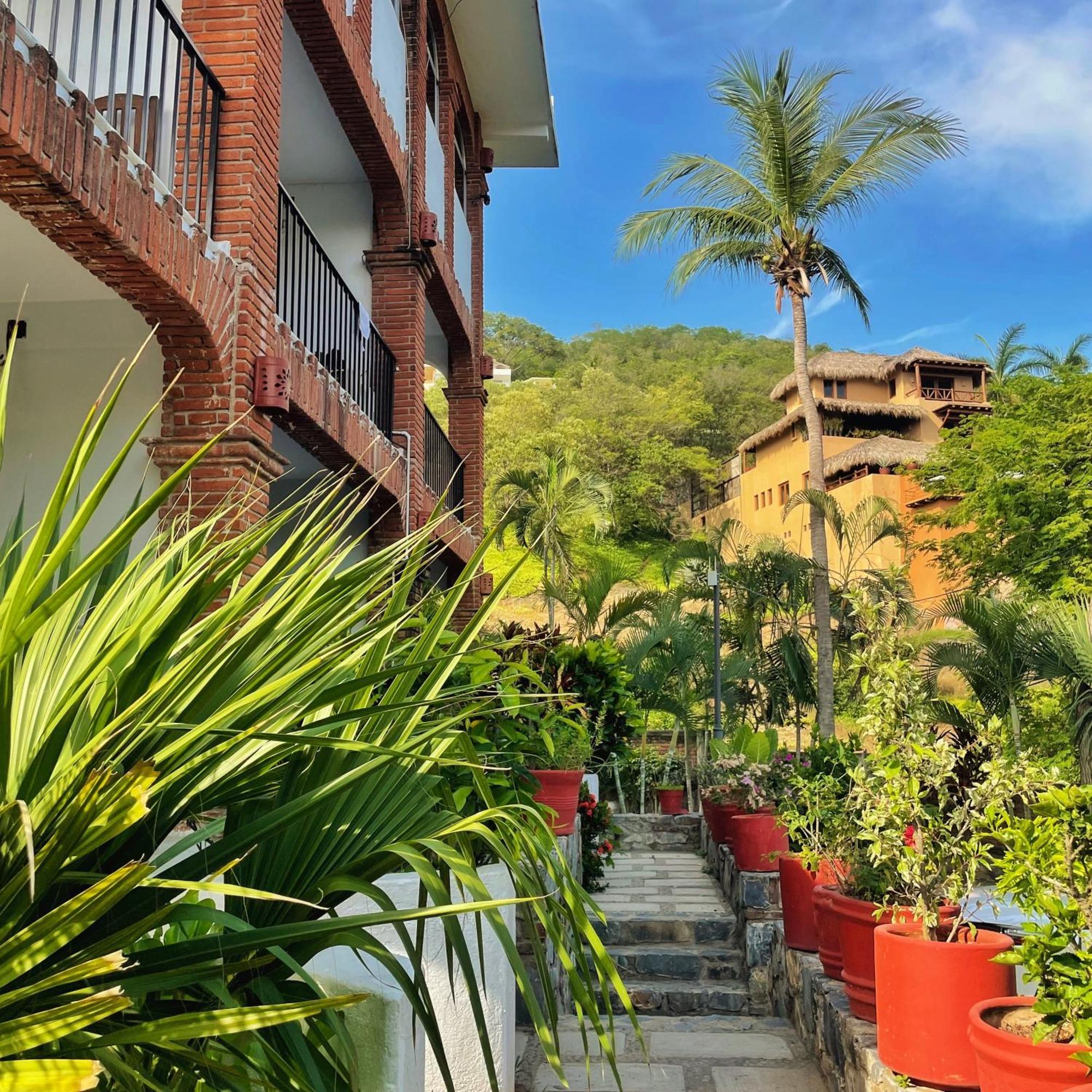 Hotel Villas Ema Сиуатанехо Экстерьер фото