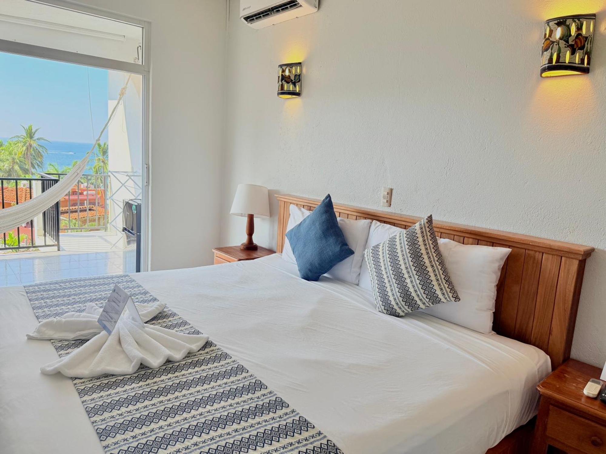 Hotel Villas Ema Сиуатанехо Экстерьер фото